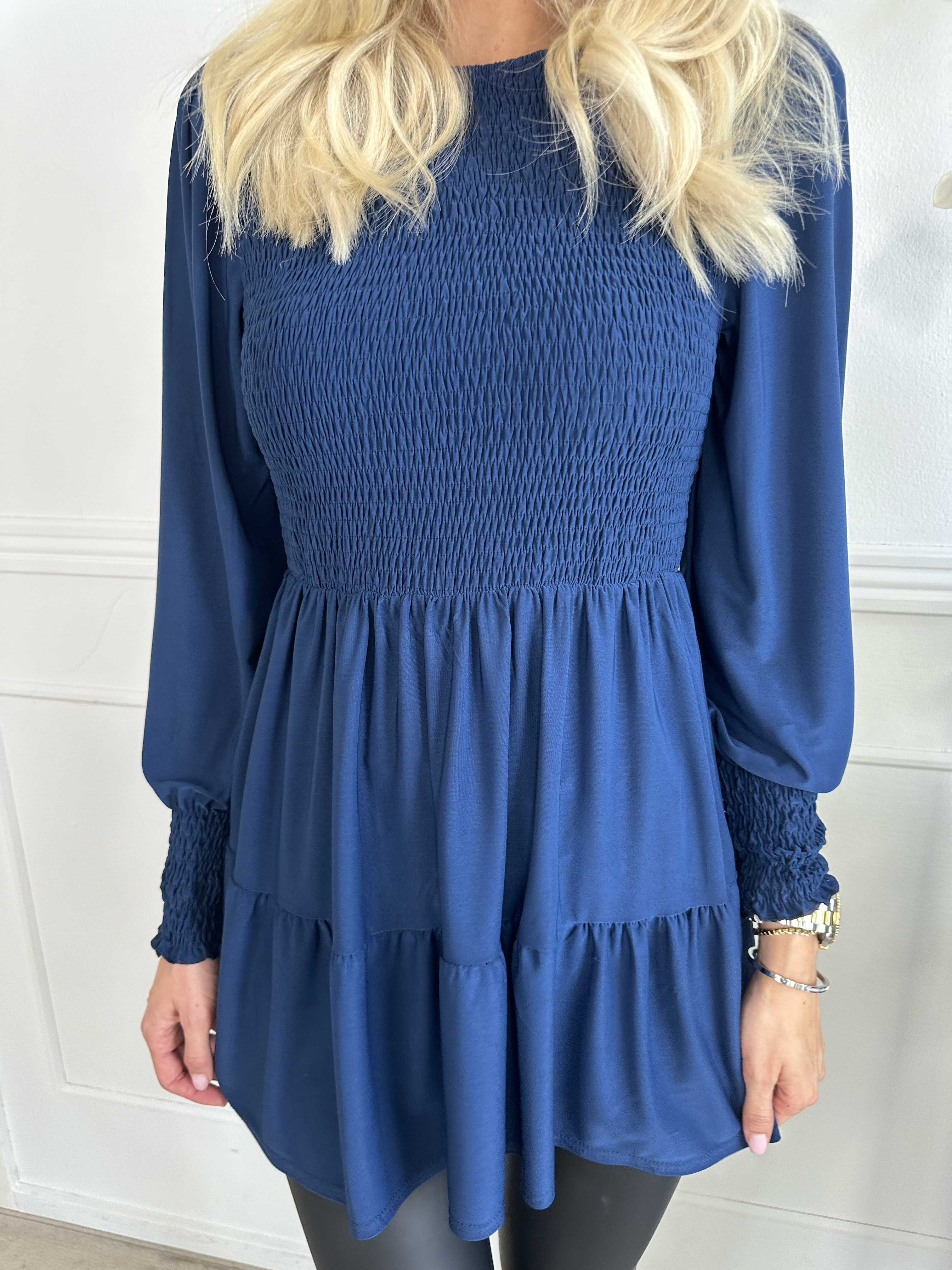 Kelly Shirt - Elastisk blus med smock över bröstet